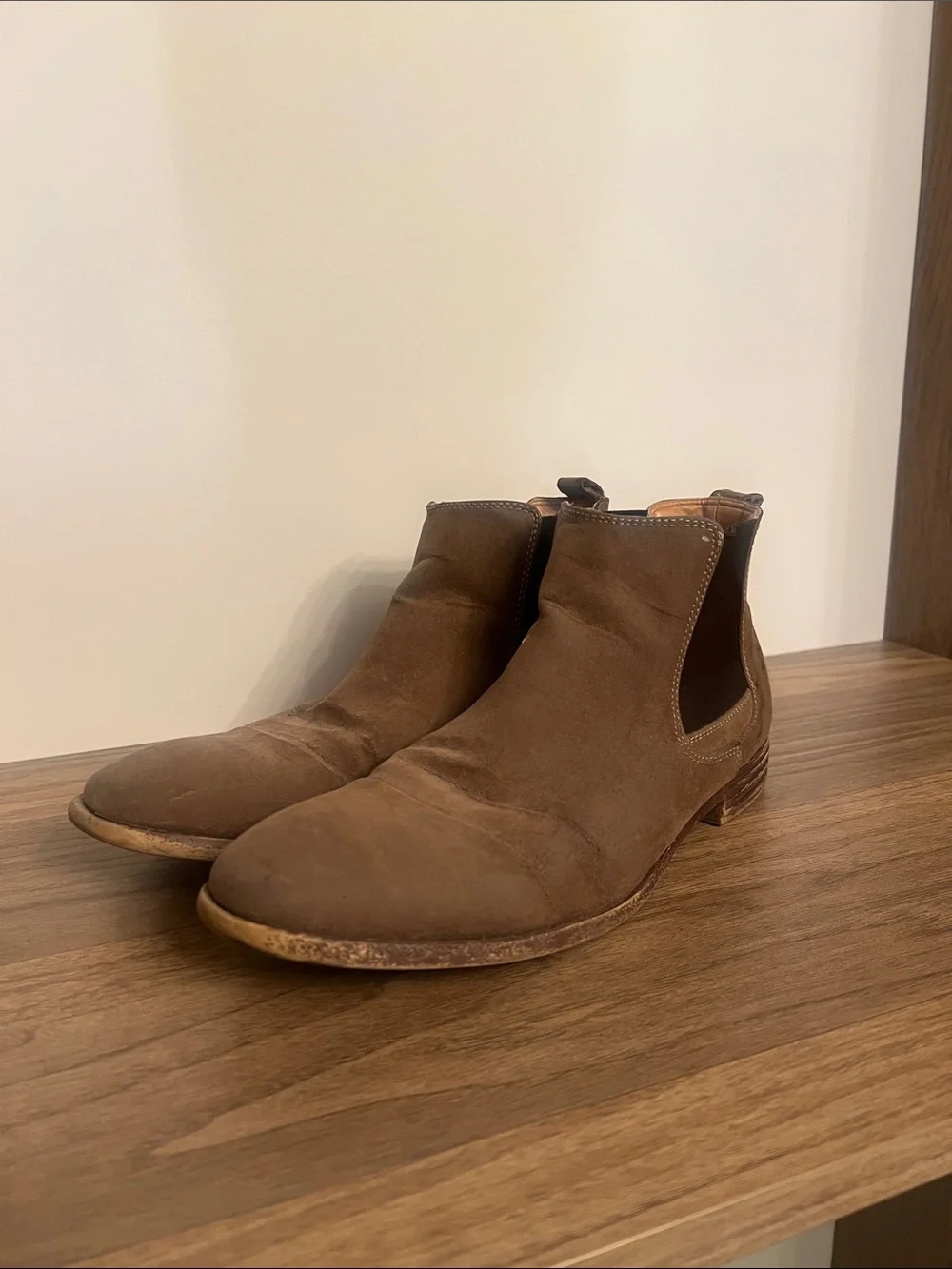 Robert Wayne Tan/Brown Suede Chelsea Chukka Boots